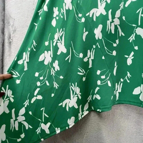 Alfani Women's Kelly Green Floral Asymmetrical‎ Jersey Knit Blouse Plus Sz 2X - Picture 9 of 14
